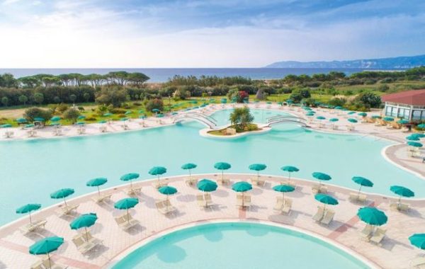 vista-panoramica-piscine-hotel-marina-beach-800x533